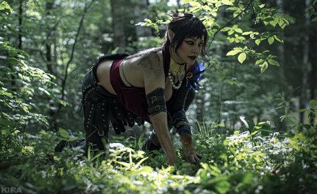 Senedy model hot img