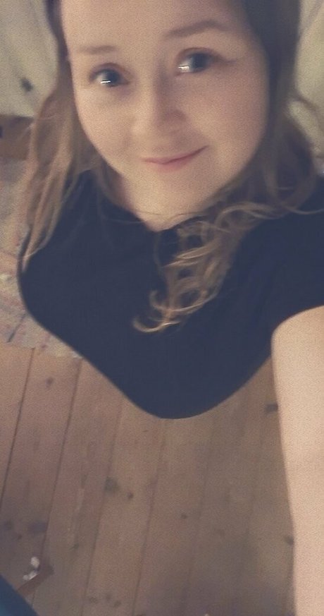 only melone erotic actress photos