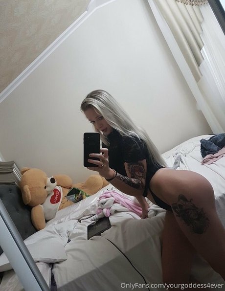 yourgoddess4ever hot actress photo