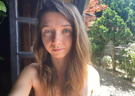 beeboo girl xxx pornstar pic