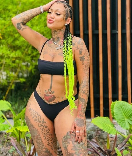 Donna Lombardi hot actress archive