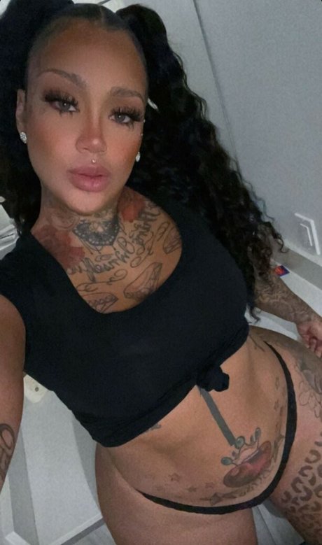 Donna Lombardi hot star pic