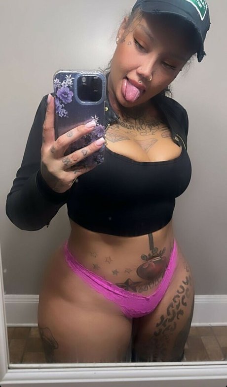 Donna Lombardi model best image