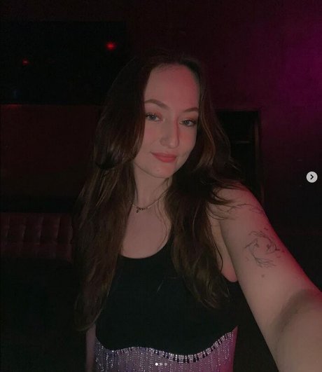 Ella Maria star sexy images