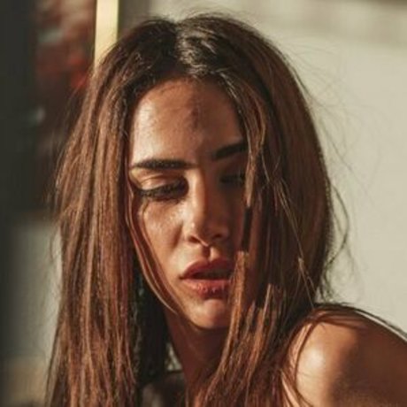 Victoria Maplot model free pics