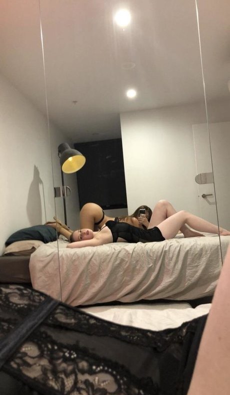 willowandherbooty high quality model photos