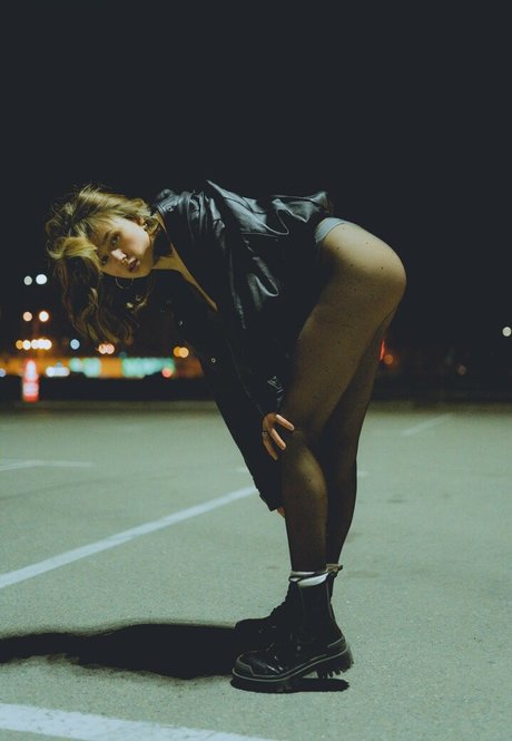 Lilbiii Sashatman model erotic archive