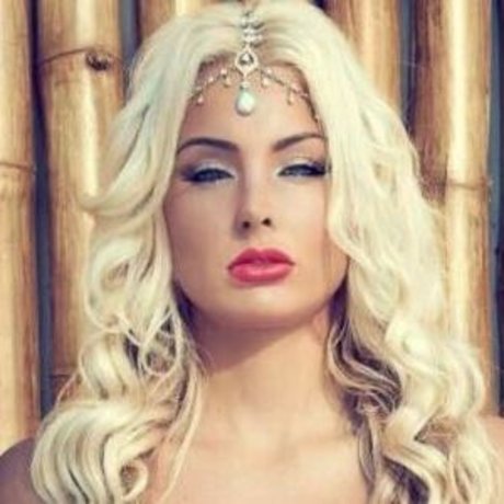 April Michelle model nudes photo