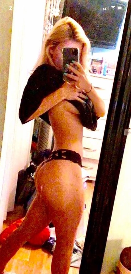 Samanthasimmonss erotic pornstar photos