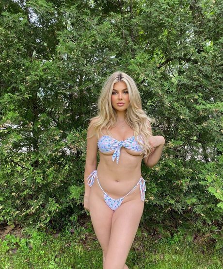 Lexi DeGraw adult actress image