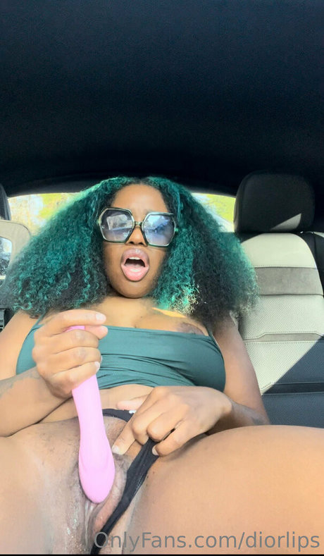 diorlips naked model pic