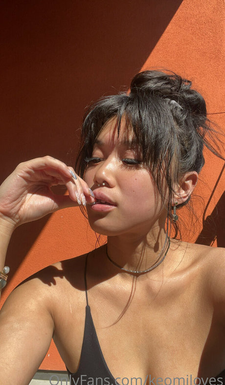 Keomiloves adult model photos