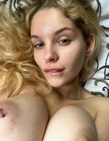 Samadhi Amor pretty pornstar pic