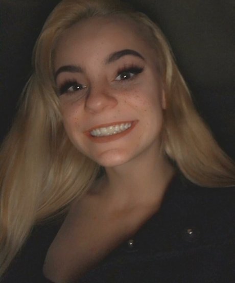 Skiddykiddy pornstar pretty pics