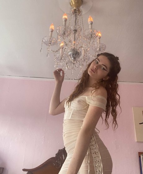 erosauclair star hd photos