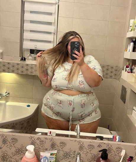 Wero7 7 7 pornstar pretty pic