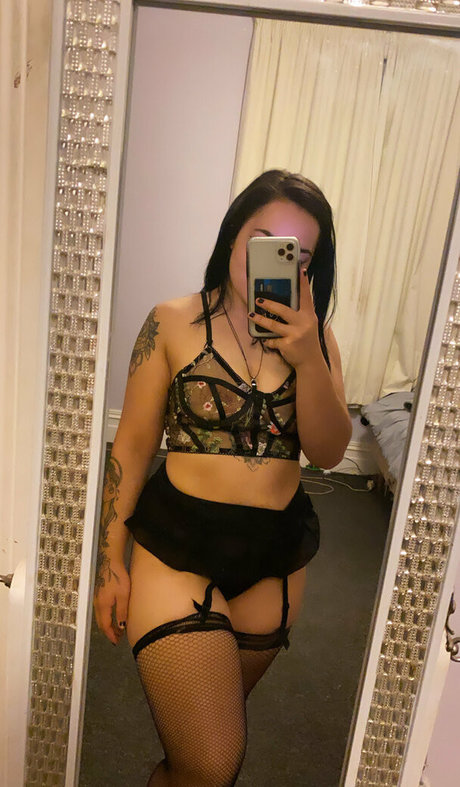 unleashedbee hd actress img