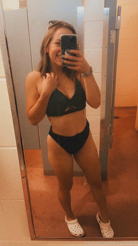 dpeachesfree nude star pictures