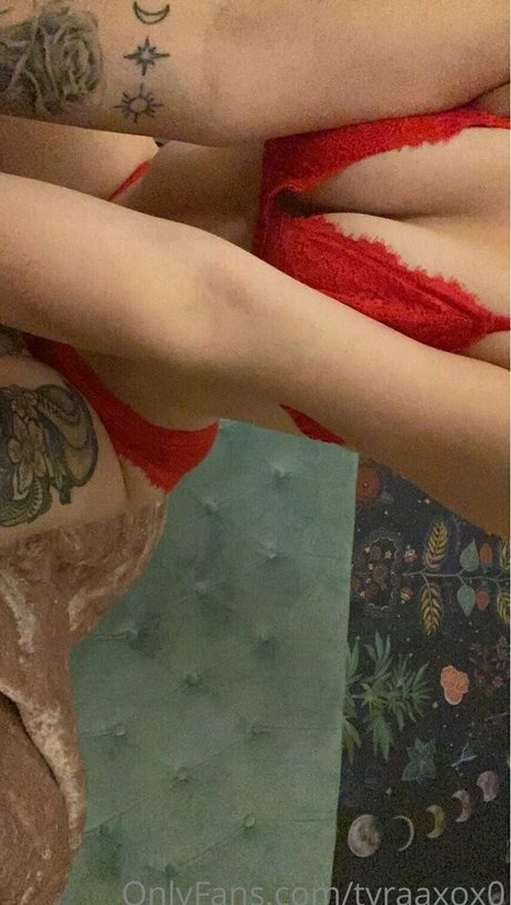 tyraaxox0 high quality pornstar images