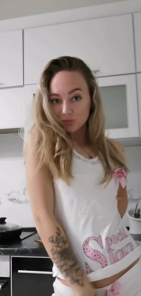 alinalovely star pretty photos