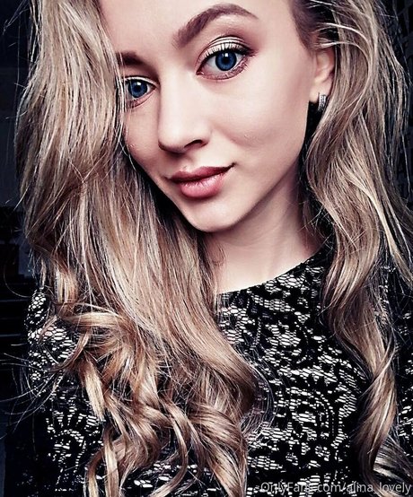 alinalovely nude actress picture