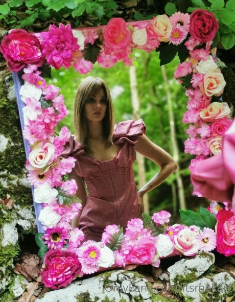 itsmekaro pretty pornstar photo