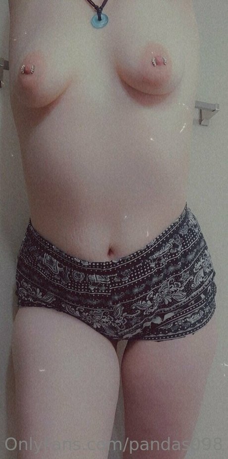 pandas098 naked star img