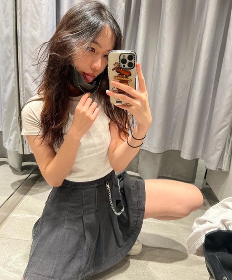 maggiechow123 star naked picture