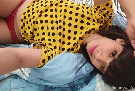 elliebunnywaifu naked star pics