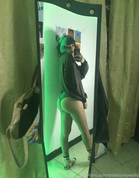 elliebunnywaifu star nude photos