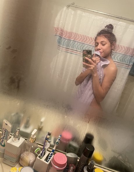 Vanbrooke model nude images