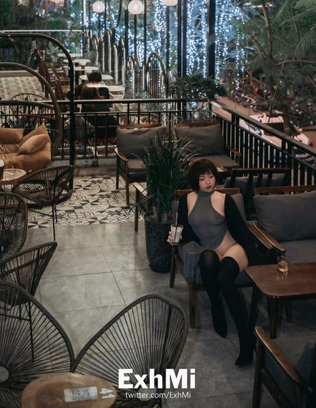 ExhMi model pornographic img