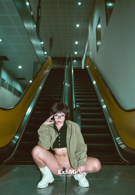 ExhMi model sexy images