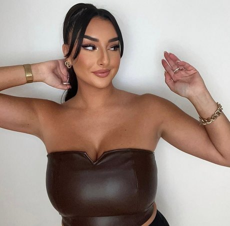 am hailil star beautiful picture