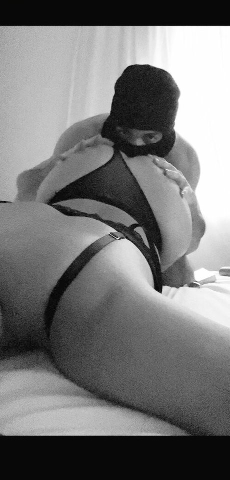 am hailil art model images