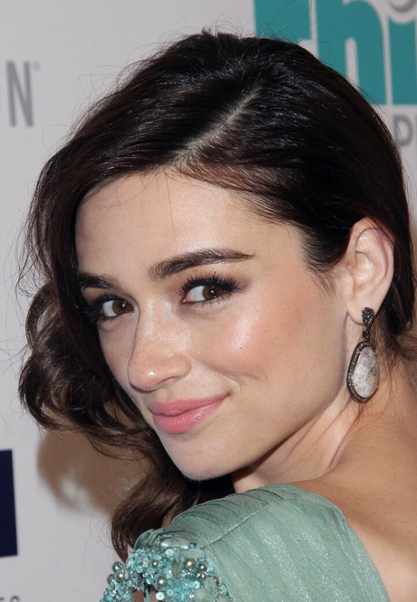 Crystal Reed perfect actress img