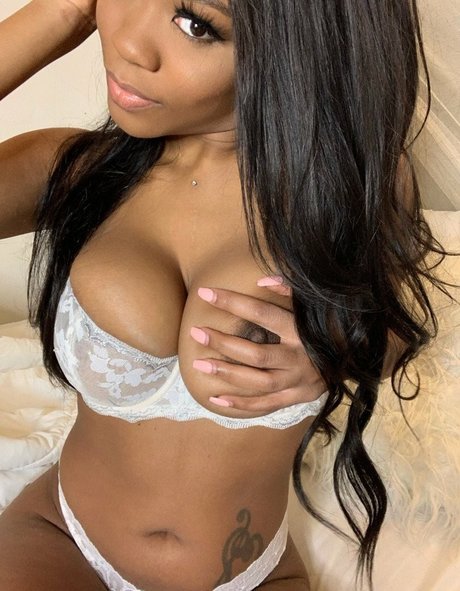 Tanyaadenisefans Profile pic