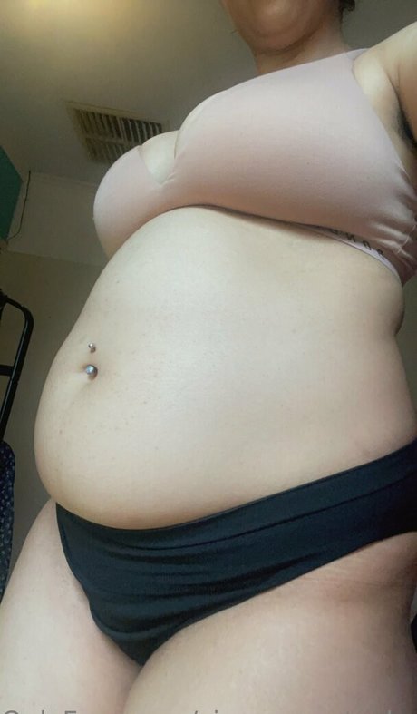 cinnamonstacked beautiful model pic