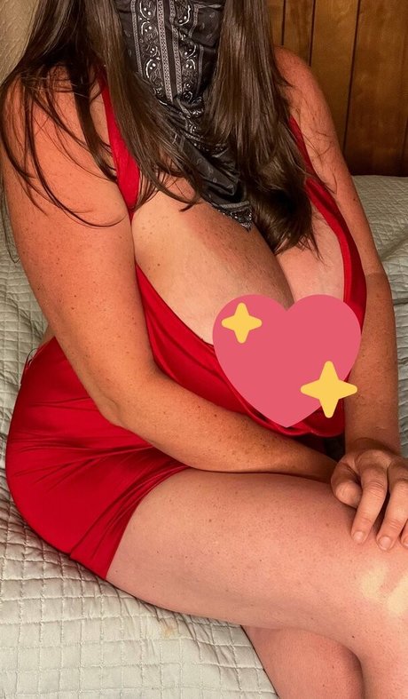 Hobby Hooters model porn picture