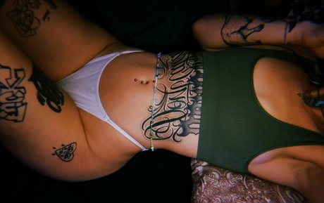 FoxyBebe420 hot actress image