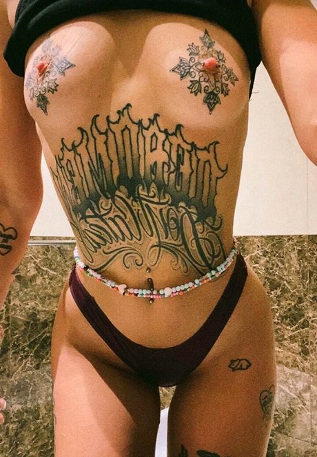 FoxyBebe420 exclusive model image