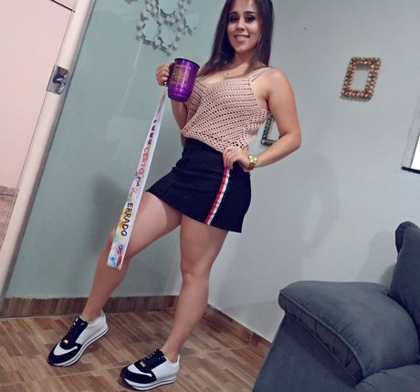 millenecarolina star hot pics