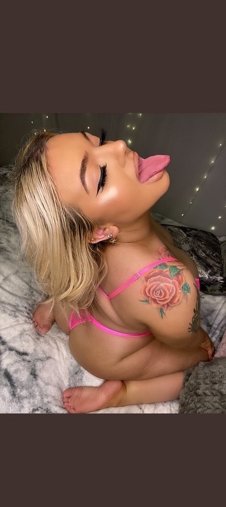 Irishblondiee pretty pornstar images