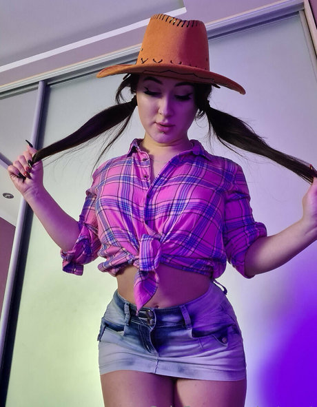 Cutecat pretty model image