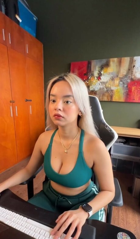 Daniella Roi pornstar sexy pics