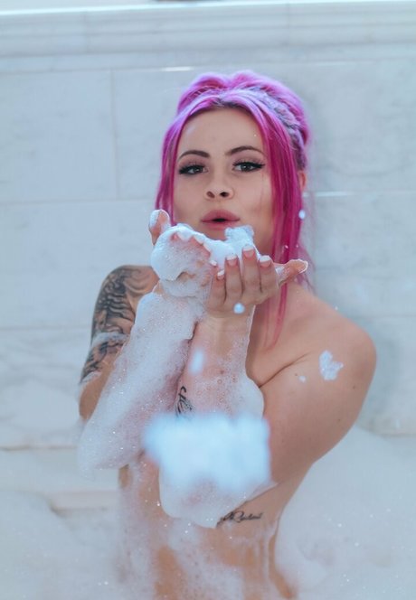 lucylavagirlfree top model picture