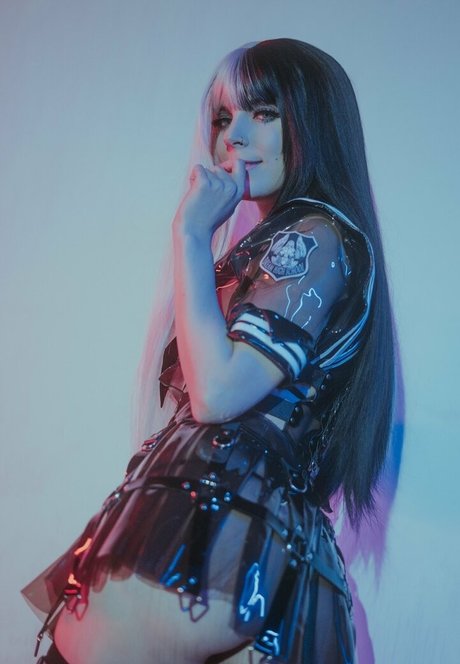 bldrvn nude actress photo