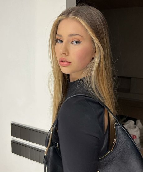 Tatiana Kaer model top archive