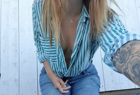 selle1 adult actress photo