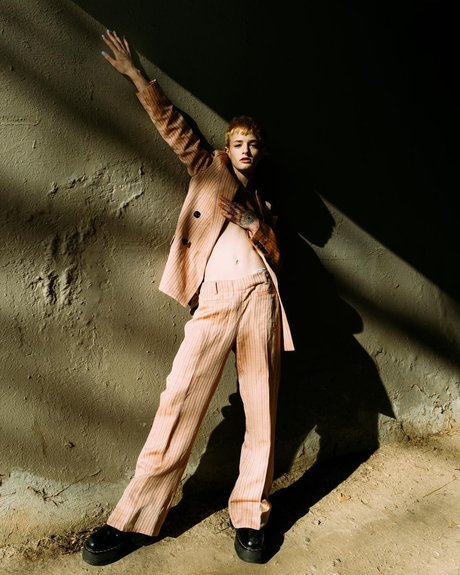 Esther McGregor free model photo